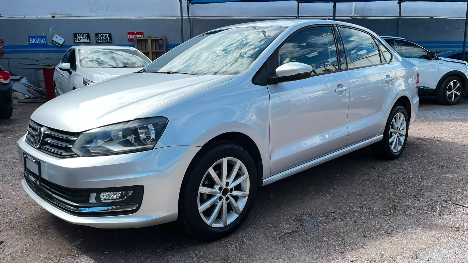 VOLKSWAGEN VENTO